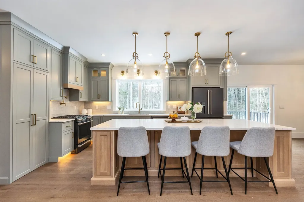 27 Beaver Lane Bedford NH 03110