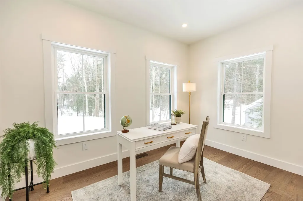 27 Beaver Lane Bedford NH 03110