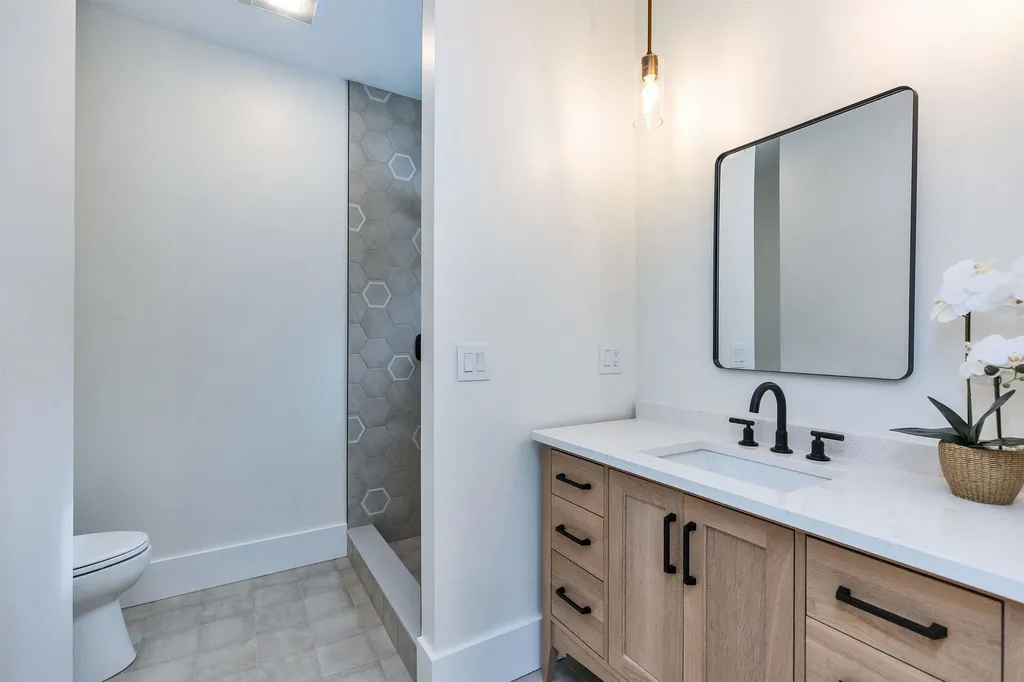 27 Beaver Lane Bedford NH 03110