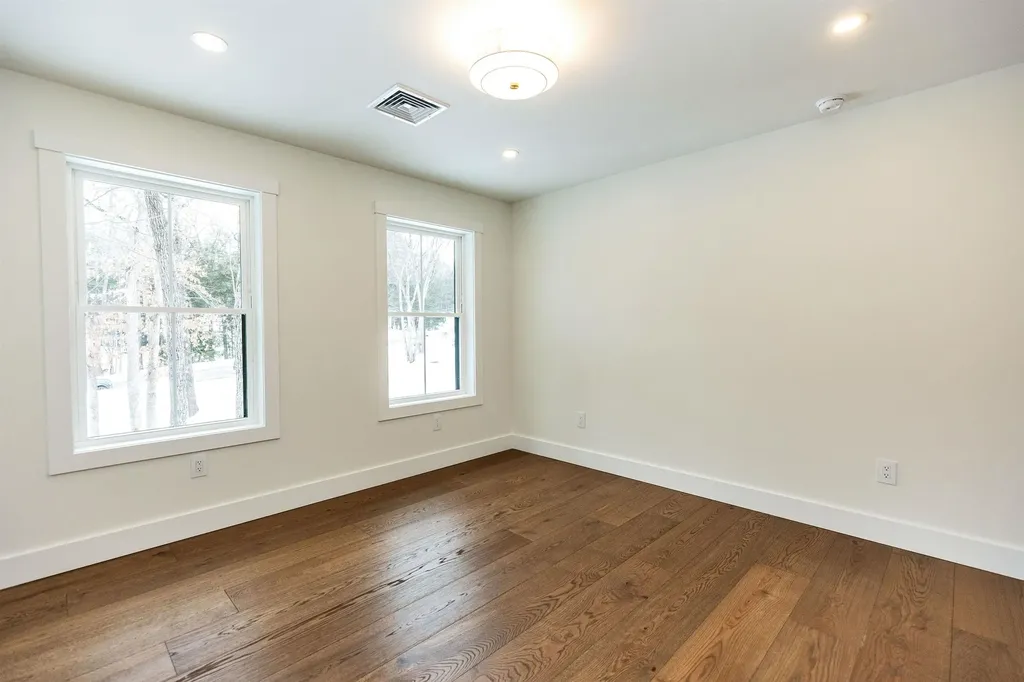 27 Beaver Lane Bedford NH 03110
