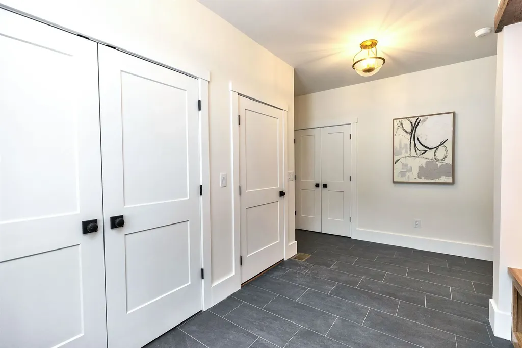 27 Beaver Lane Bedford NH 03110