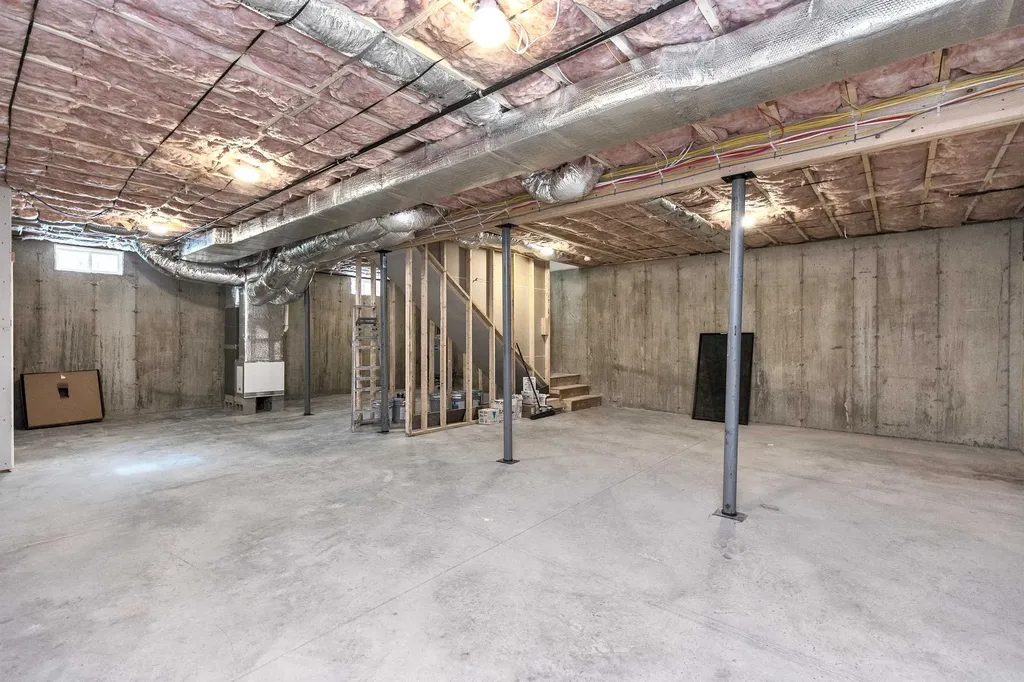 27 Beaver Lane Bedford NH 03110