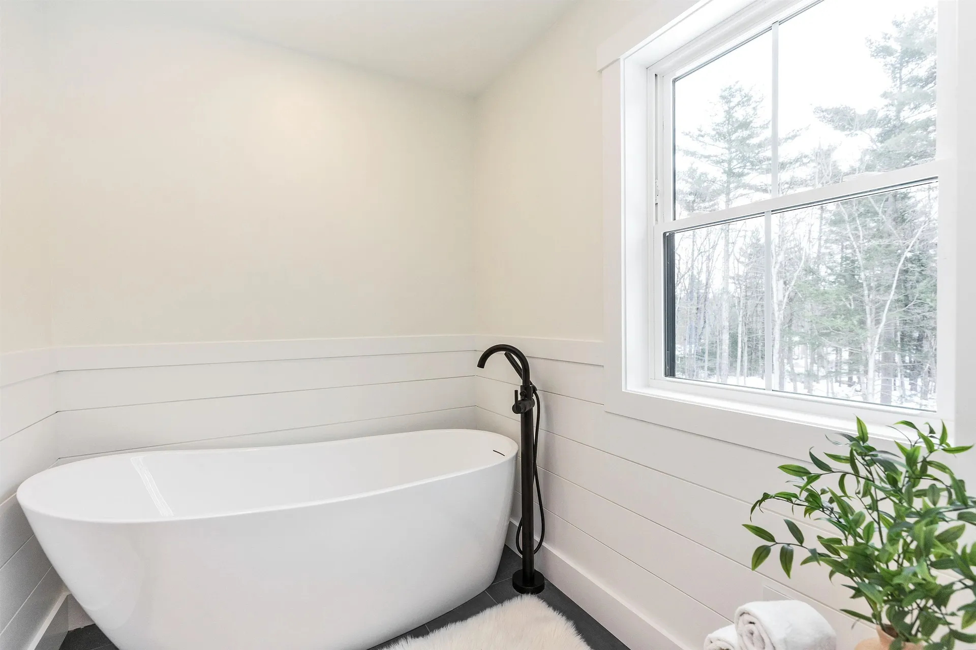 27 Beaver Lane Bedford NH 03110