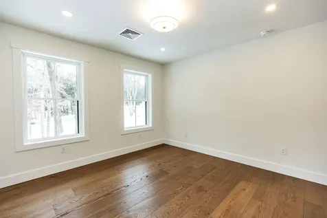 27 Beaver Lane Bedford NH 03110