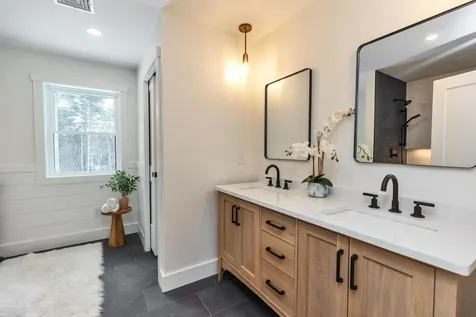 27 Beaver Lane Bedford NH 03110