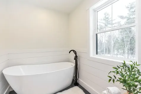 27 Beaver Lane Bedford NH 03110