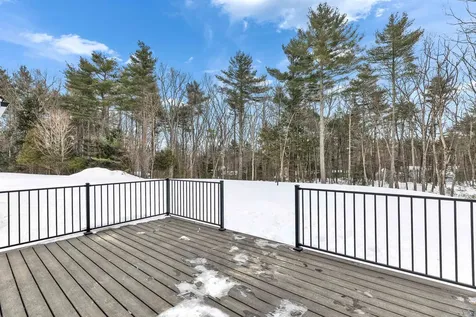 27 Beaver Lane Bedford NH 03110