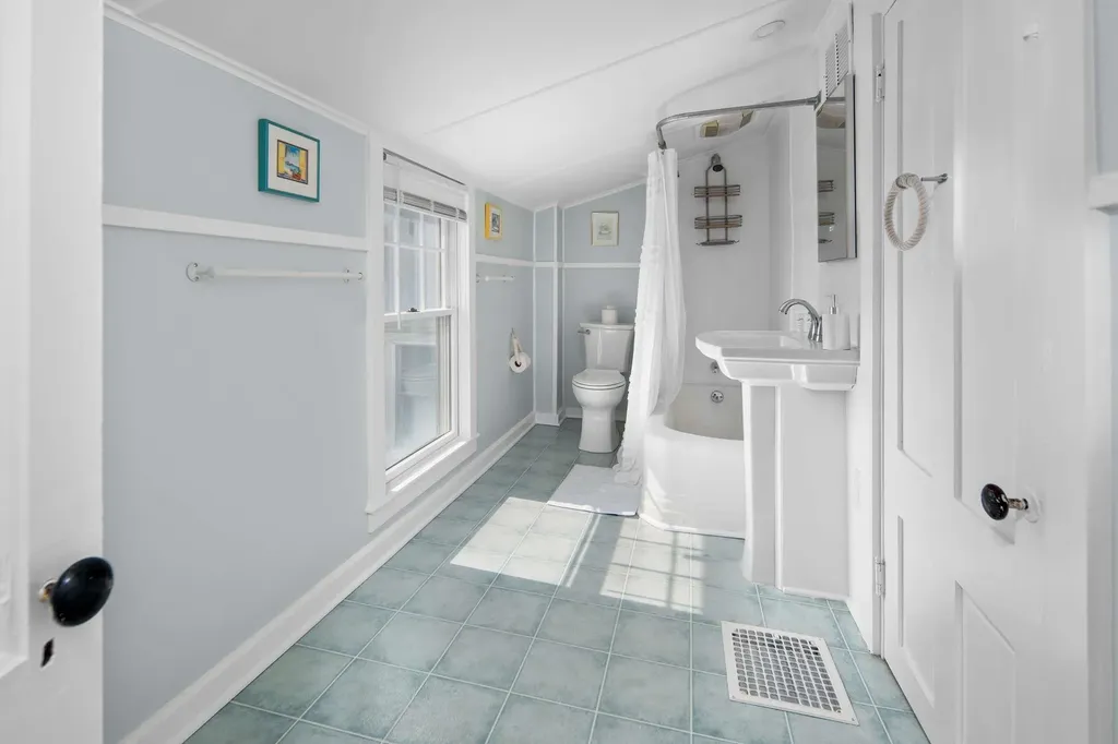 53 Great Hill Road Kennebunk ME 04043-7403