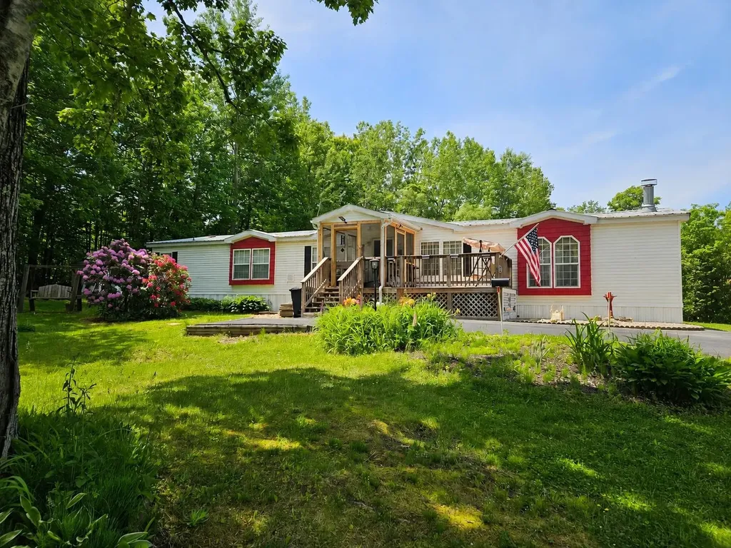 127 Morways Park Charlestown NH 03603