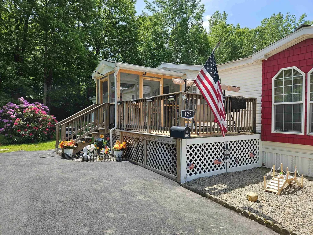 127 Morways Park Charlestown NH 03603