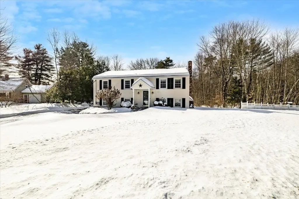 29 Marion Street Goffstown NH 03045