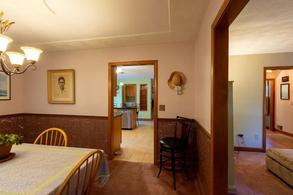 10 Lund Drive Hudson NH 03051