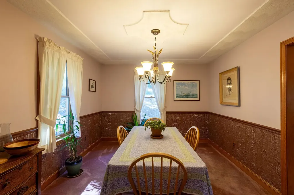 10 Lund Drive Hudson NH 03051