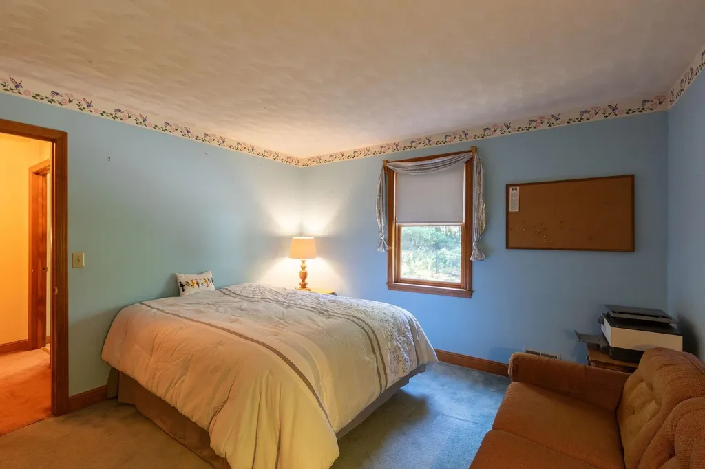 10 Lund Drive Hudson NH 03051