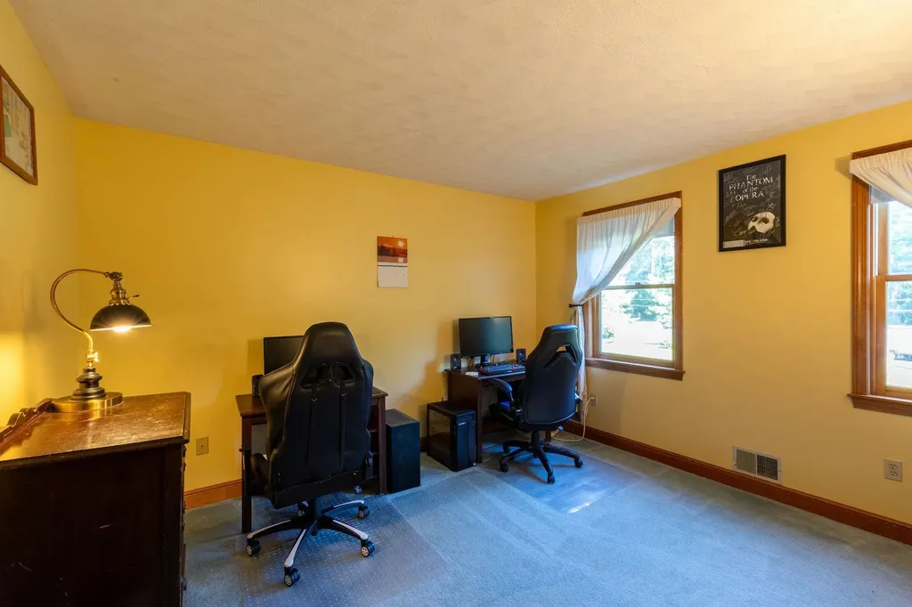 10 Lund Drive Hudson NH 03051