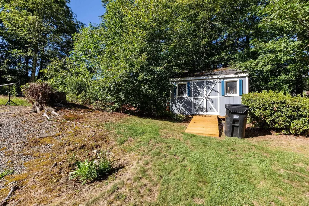 10 Lund Drive Hudson NH 03051