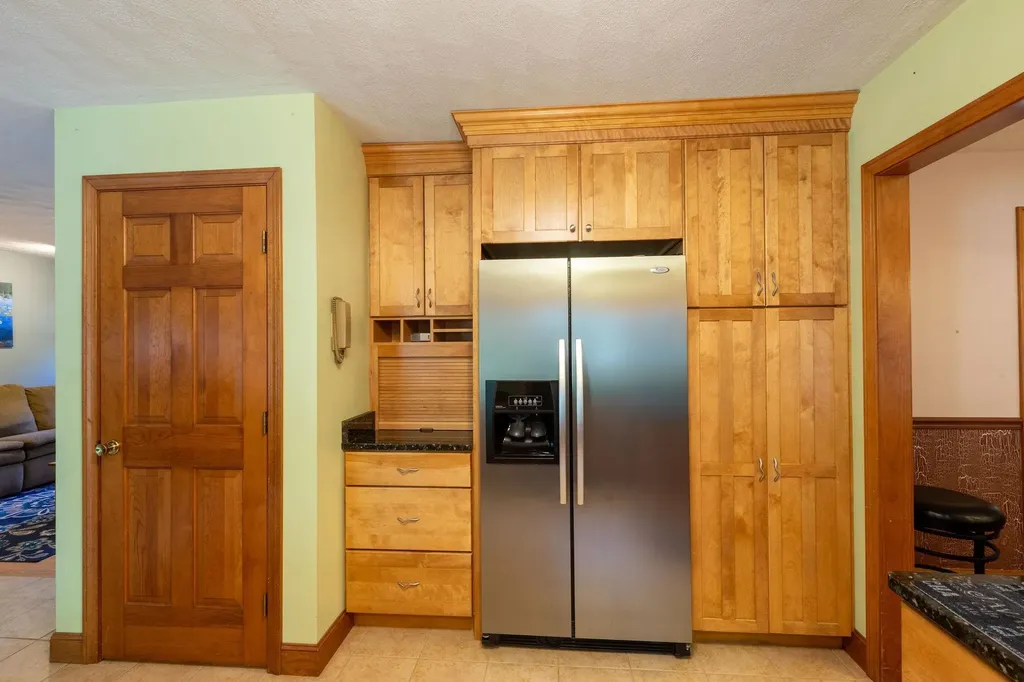 10 Lund Drive Hudson NH 03051