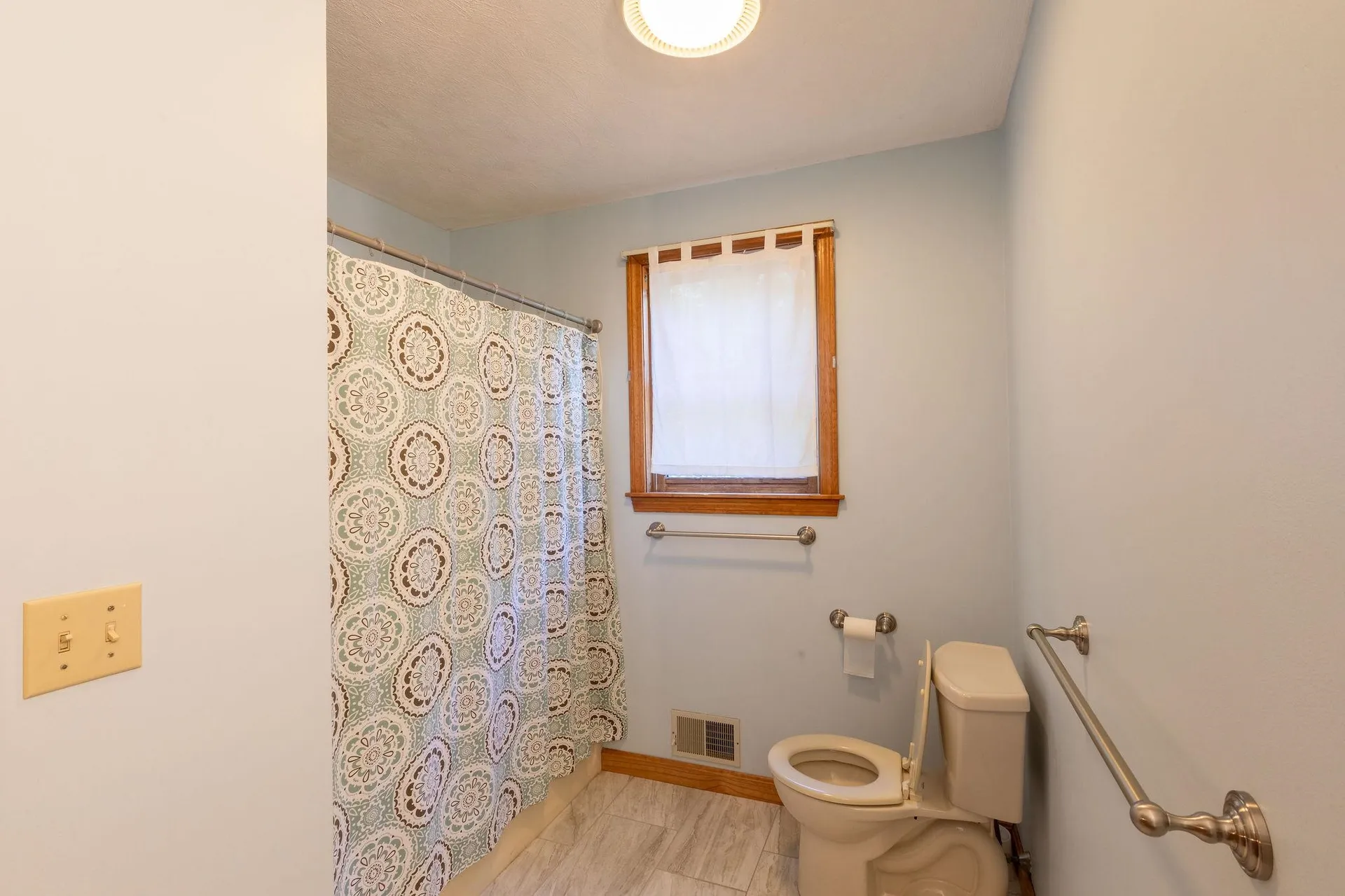 10 Lund Drive Hudson NH 03051