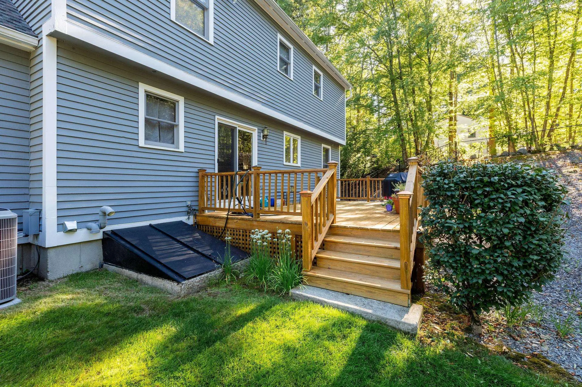 10 Lund Drive Hudson NH 03051