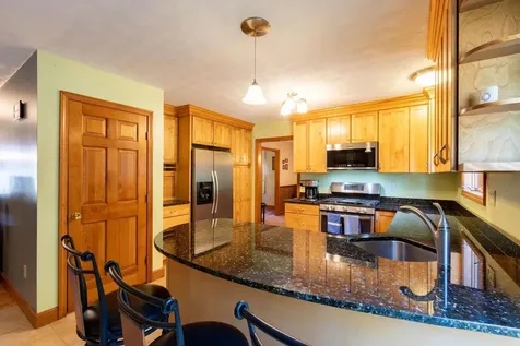 10 Lund Drive Hudson NH 03051