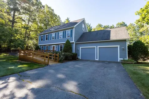 10 Lund Drive Hudson NH 03051
