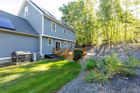 10 Lund Drive Hudson NH 03051
