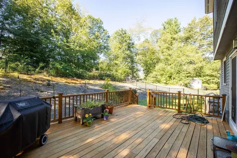 10 Lund Drive Hudson NH 03051