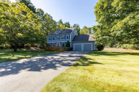 10 Lund Drive Hudson NH 03051