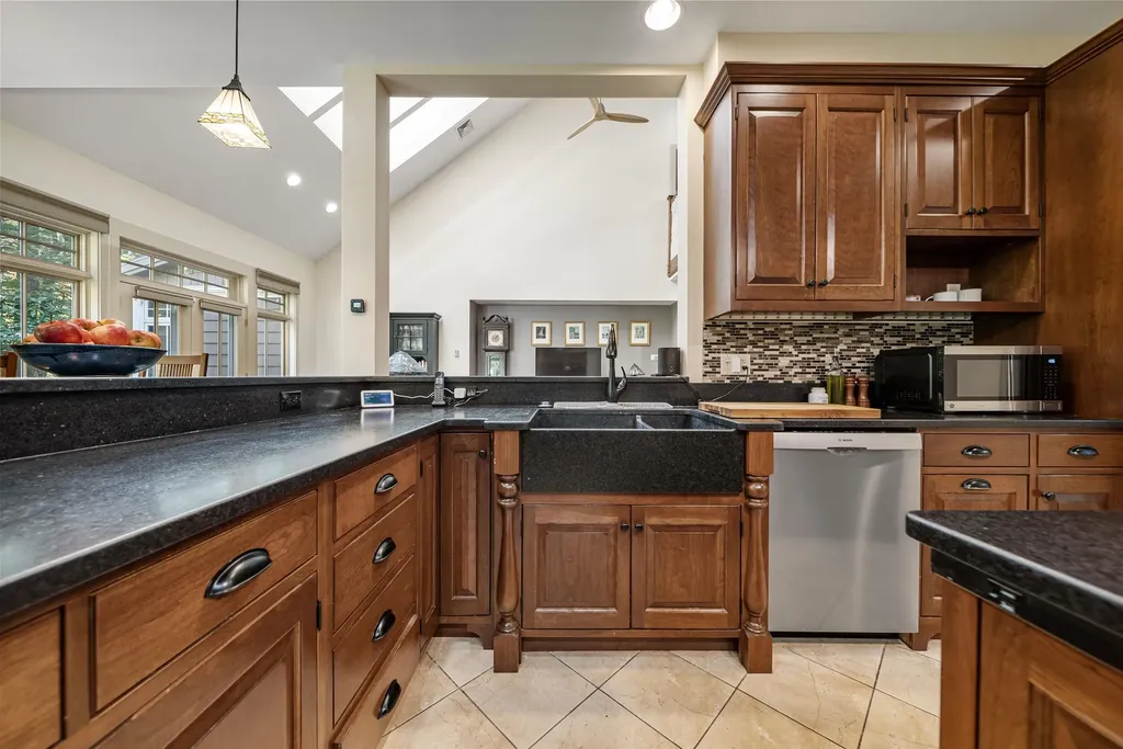 6 Reserve Place Concord NH 03301