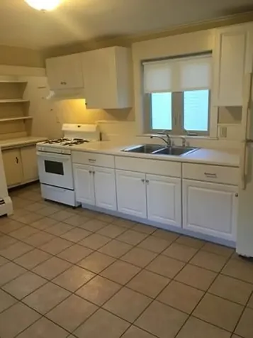 113 East Broadway - Unit 1 Road Salem NH 03079