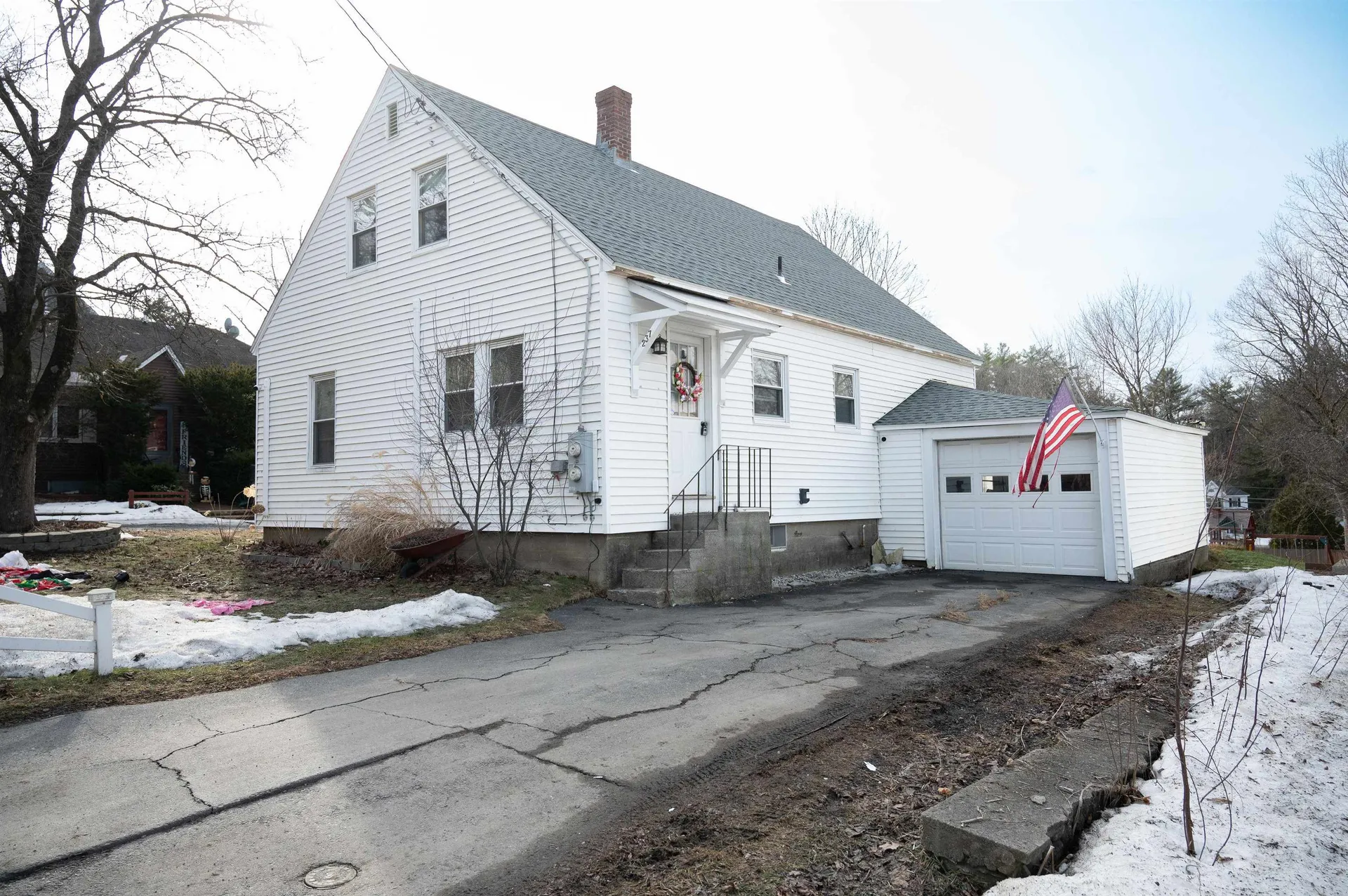 237 Pleasant Street Claremont NH 03743