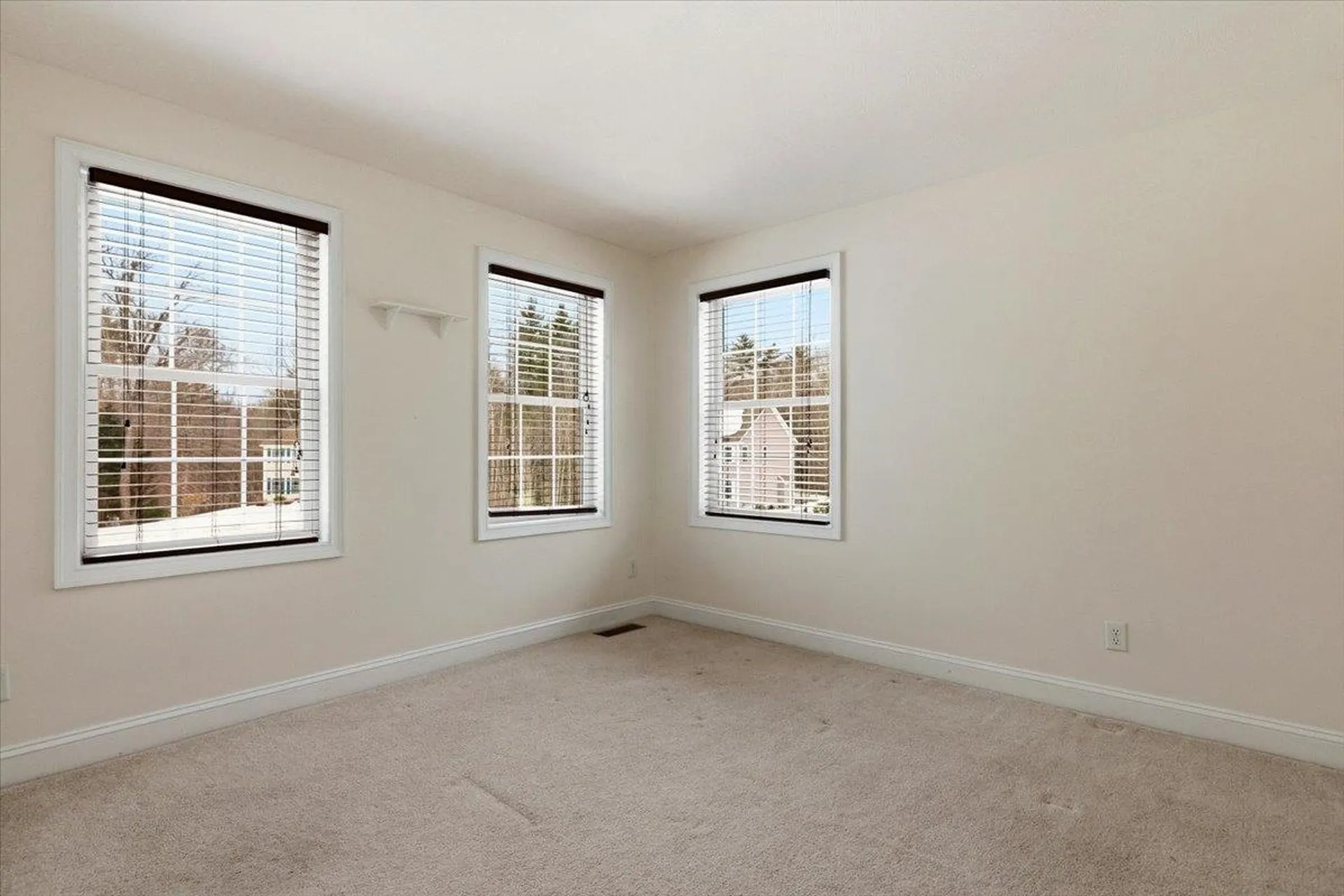 11 Gable Drive Epping NH 03042