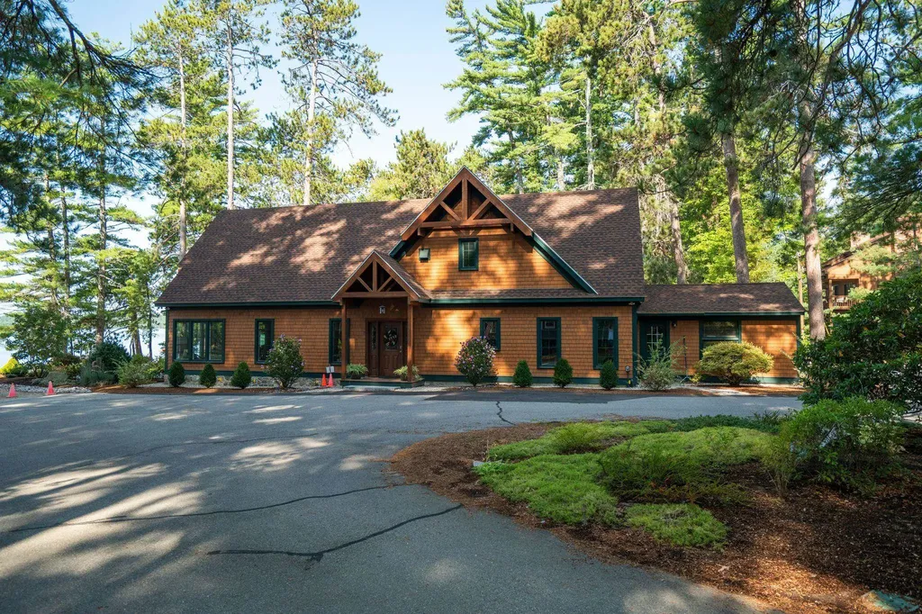 3 Brewster Road Tuftonboro NH 03816