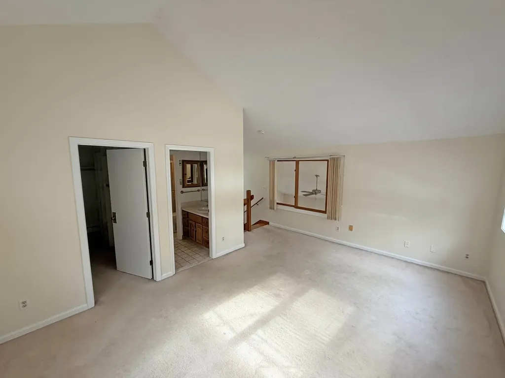 16 Robin Way Brattleboro VT 05301