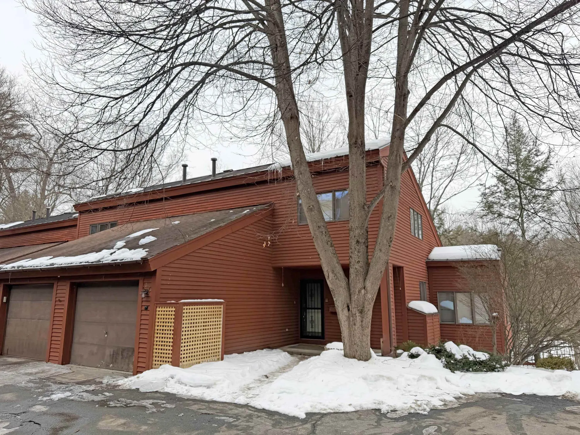 16 Robin Way Brattleboro VT 05301