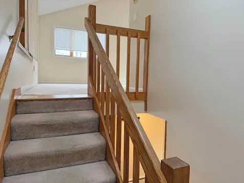 16 Robin Way Brattleboro VT 05301