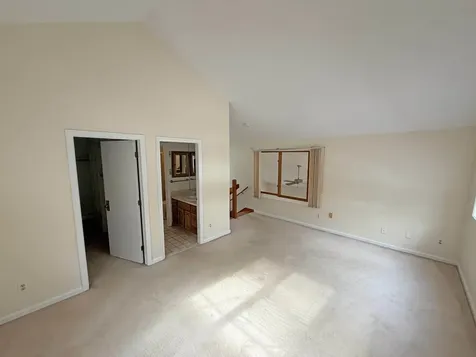 16 Robin Way Brattleboro VT 05301