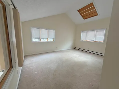 16 Robin Way Brattleboro VT 05301