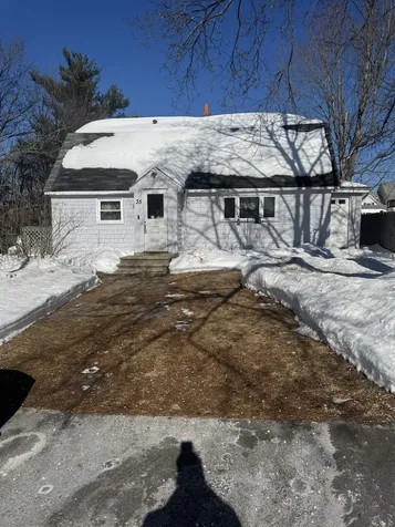 35 Highland Avenue Derry NH 03038-2630
