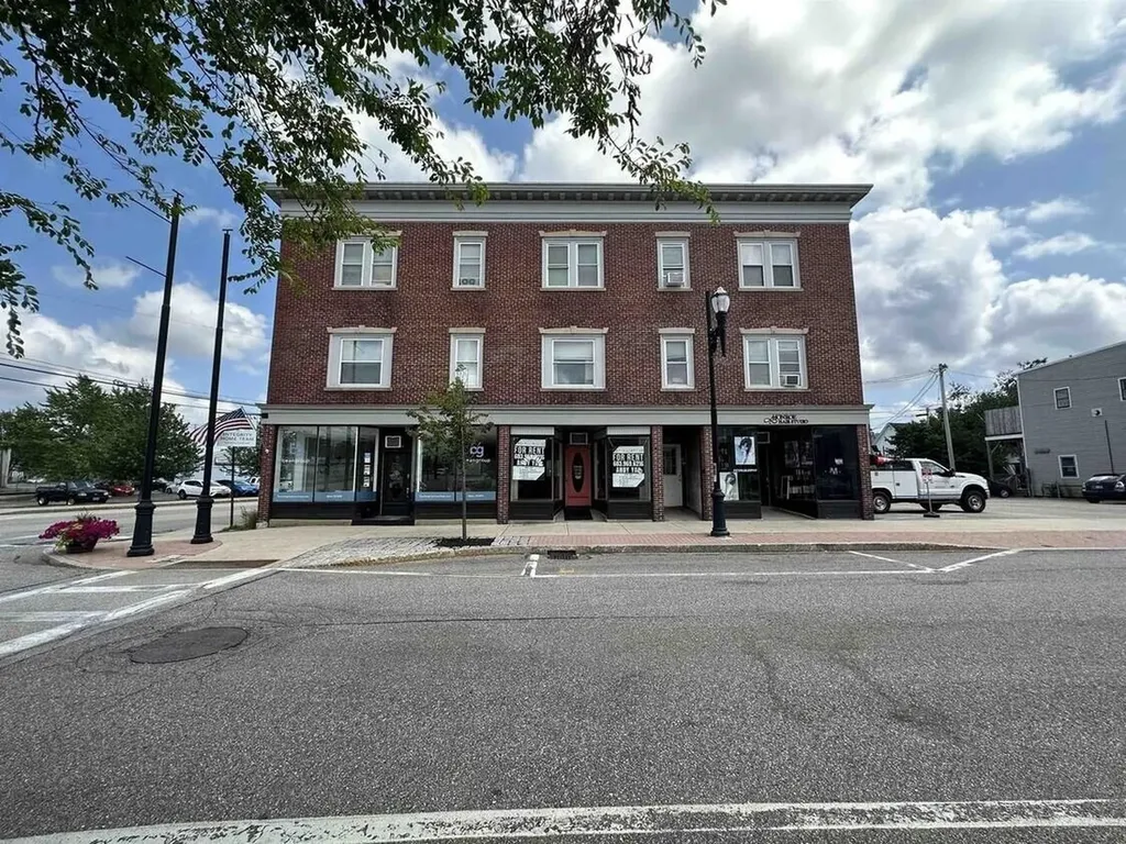 65 Hanson Street Rochester NH 03867