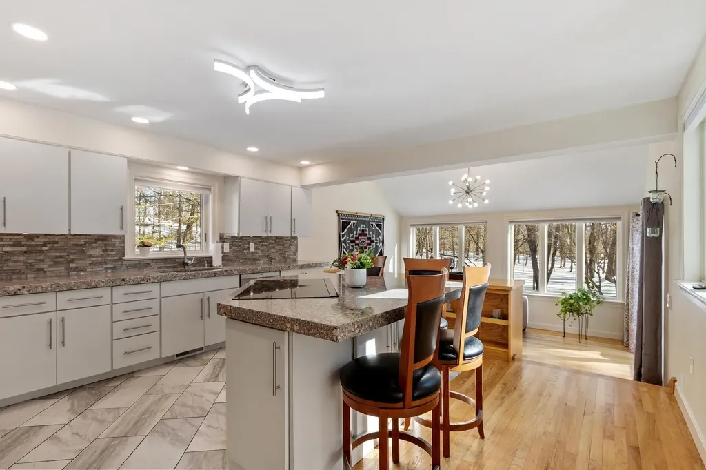 1 Dalkeith Road Hollis NH 03049