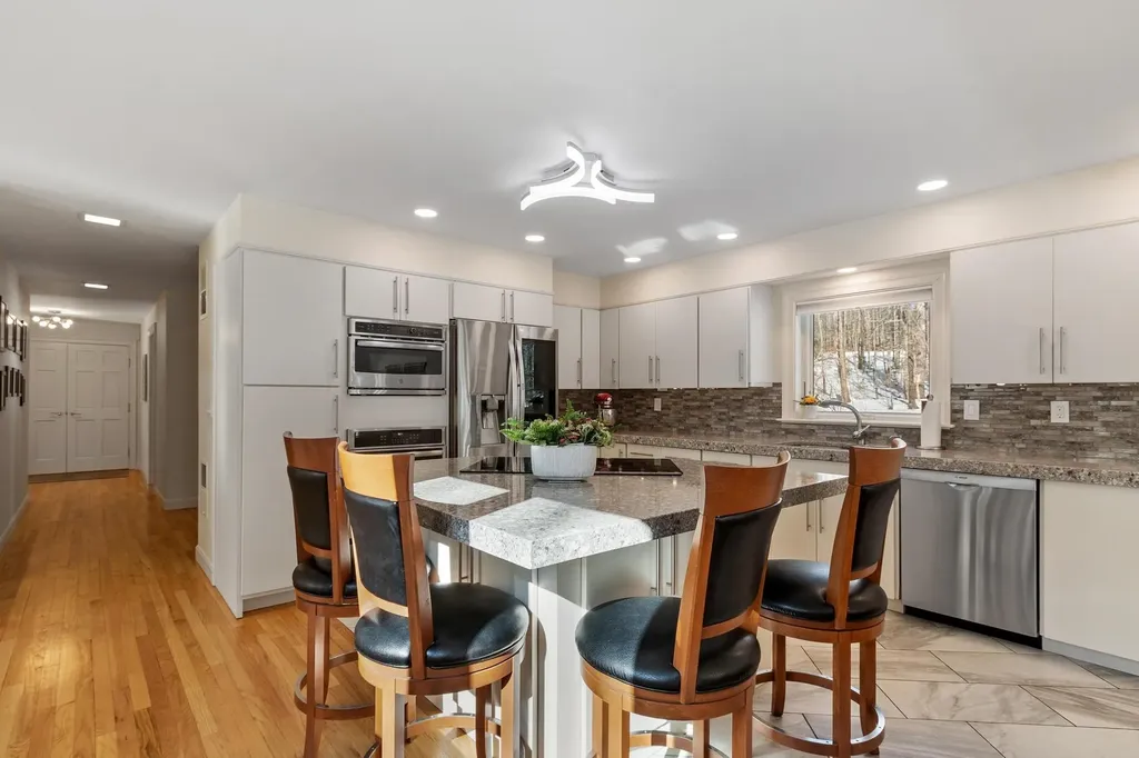 1 Dalkeith Road Hollis NH 03049