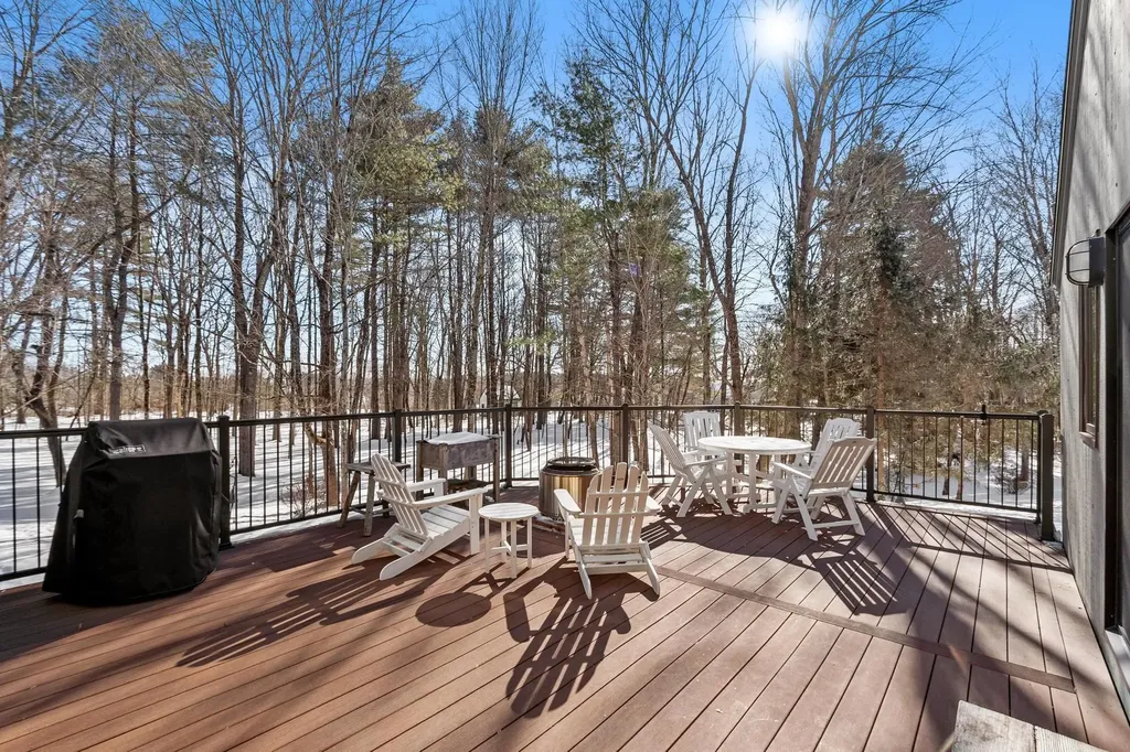 1 Dalkeith Road Hollis NH 03049