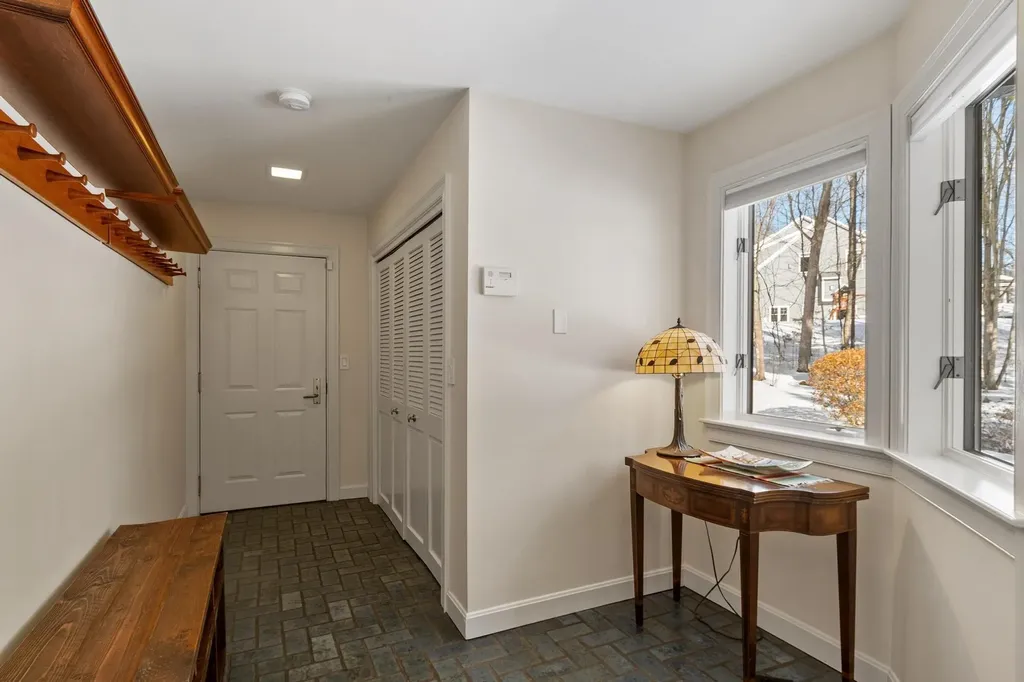 1 Dalkeith Road Hollis NH 03049