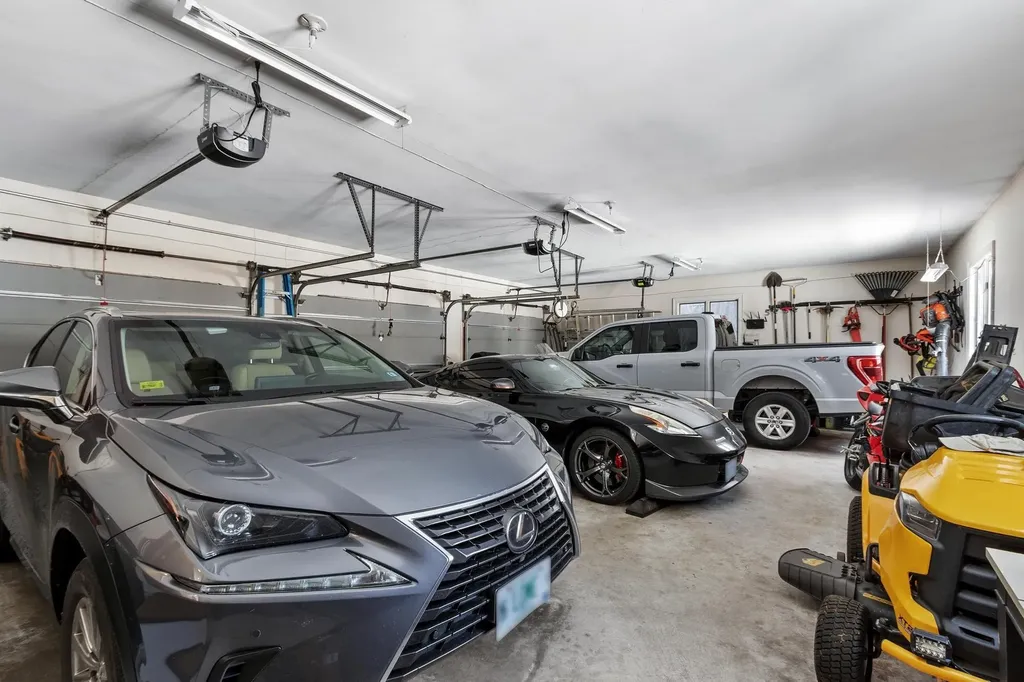 1 Dalkeith Road Hollis NH 03049