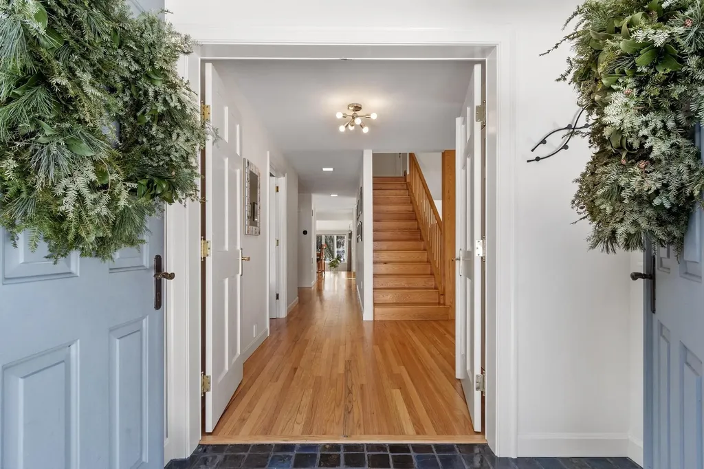 1 Dalkeith Road Hollis NH 03049