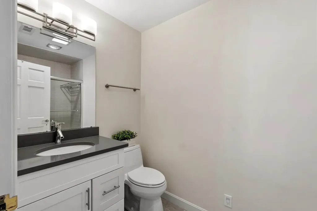 1 Dalkeith Road Hollis NH 03049