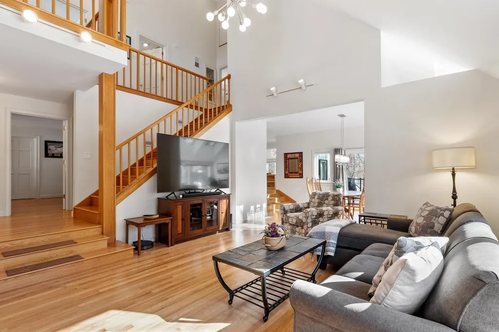 1 Dalkeith Road Hollis NH 03049