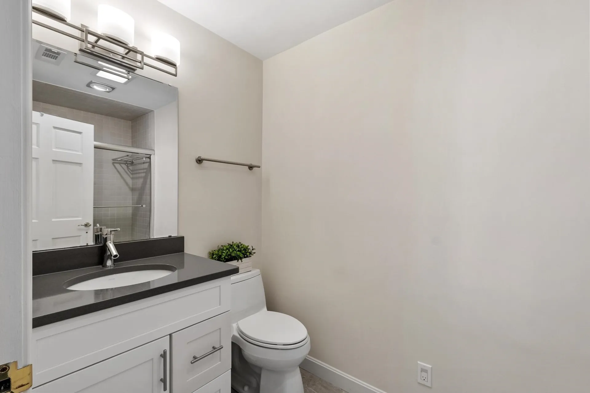 1 Dalkeith Road Hollis NH 03049