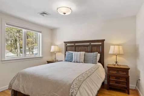 1 Dalkeith Road Hollis NH 03049